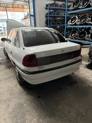 Opel Astra F Kasa Sedan Bagaj Kapağı